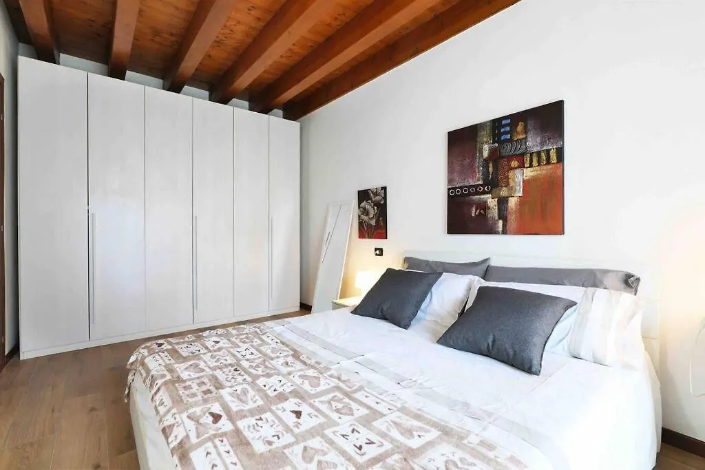 Borgo Di Terzo Bifocale In Centro Storico Check In 24H Fast Wi-Fi Bus 500M Apartment Italy