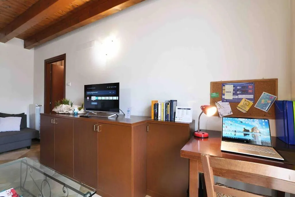 Borgo Di Terzo Bifocale In Centro Storico Check In 24H Fast Wi-Fi Bus 500M Apartment 0*, Borgo di Terzo Italy
